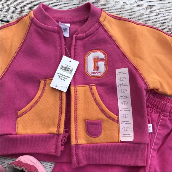 Baby gap lot Robeez 0-3 mo girl baby newborn 5pc